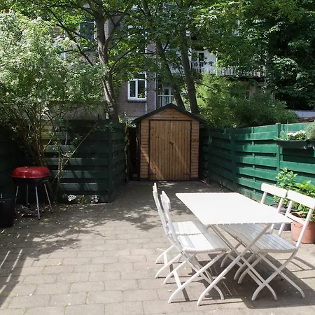 With Garden In The Oost אמסטרדם